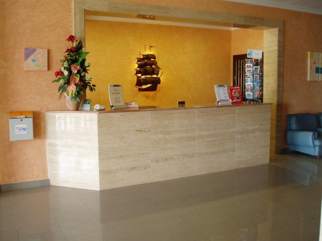 Hotel Fragata Калея Екстериор снимка